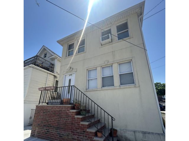  3 BR,  1.00 BTH &nbsp;Other style home in Rockaway Beach